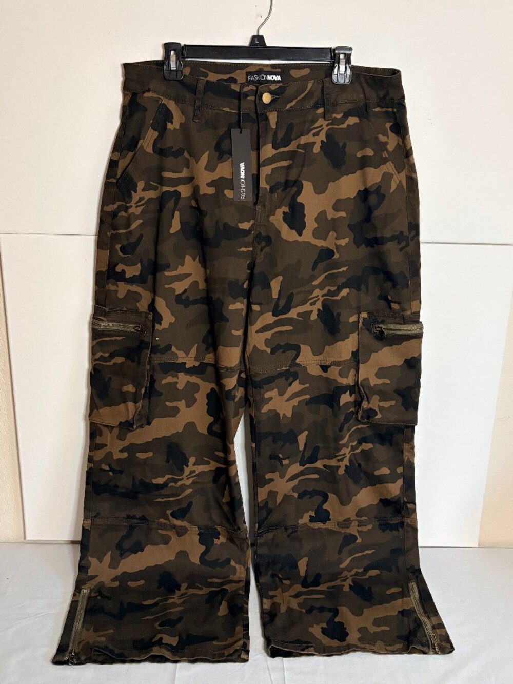 Fashion Nova Women's Camo Cargo Pants Wide Leg Zipper Hem High Rise Size 1X
